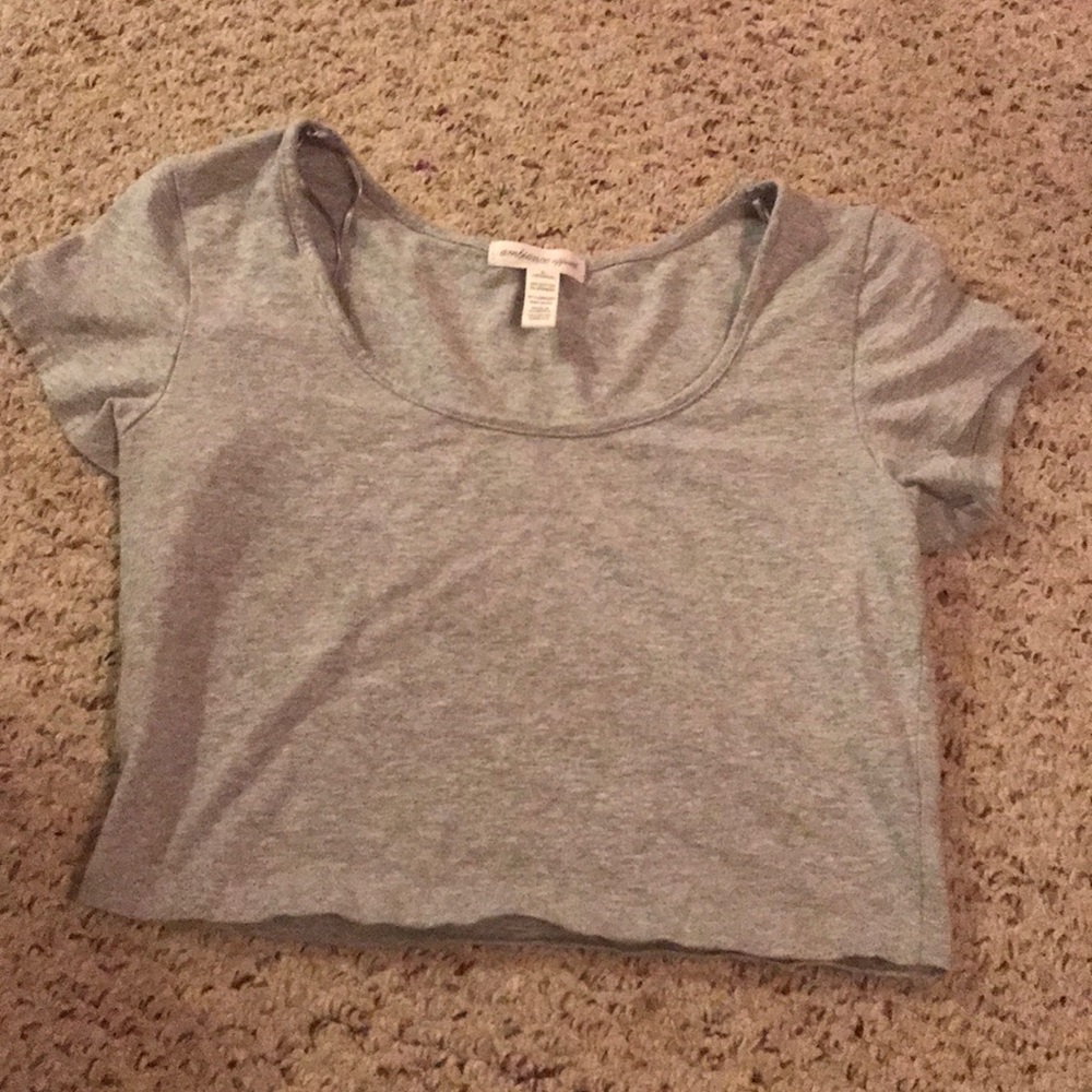Grey crop short sleeve